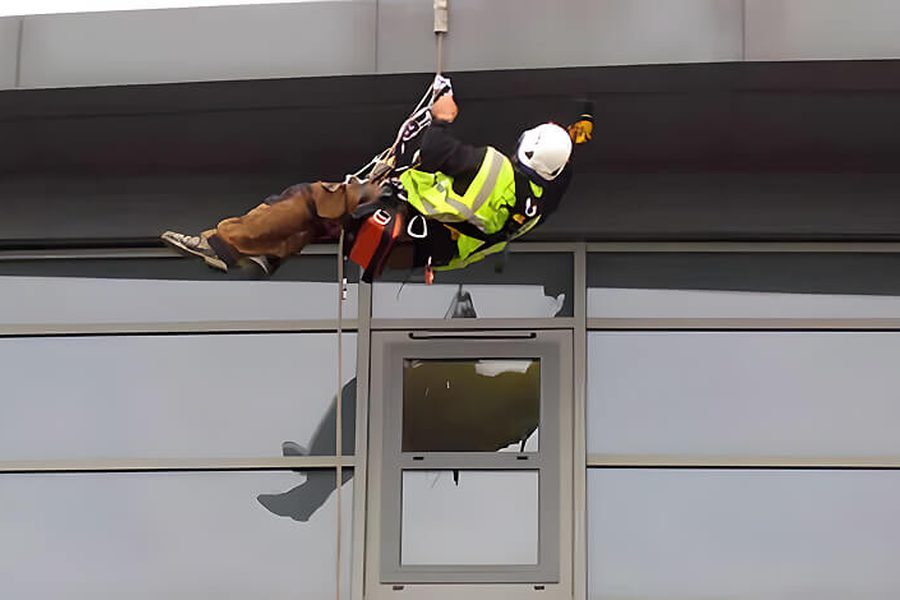 Rope-access building inspection at height